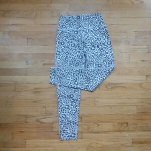 OFFLINE By Aerie Goals High Rise 7/8 Legging Cheetah Print Size Large Excellent